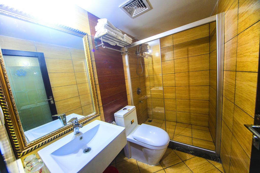 Fawlty Towers Hotel Yangshuo Exterior photo